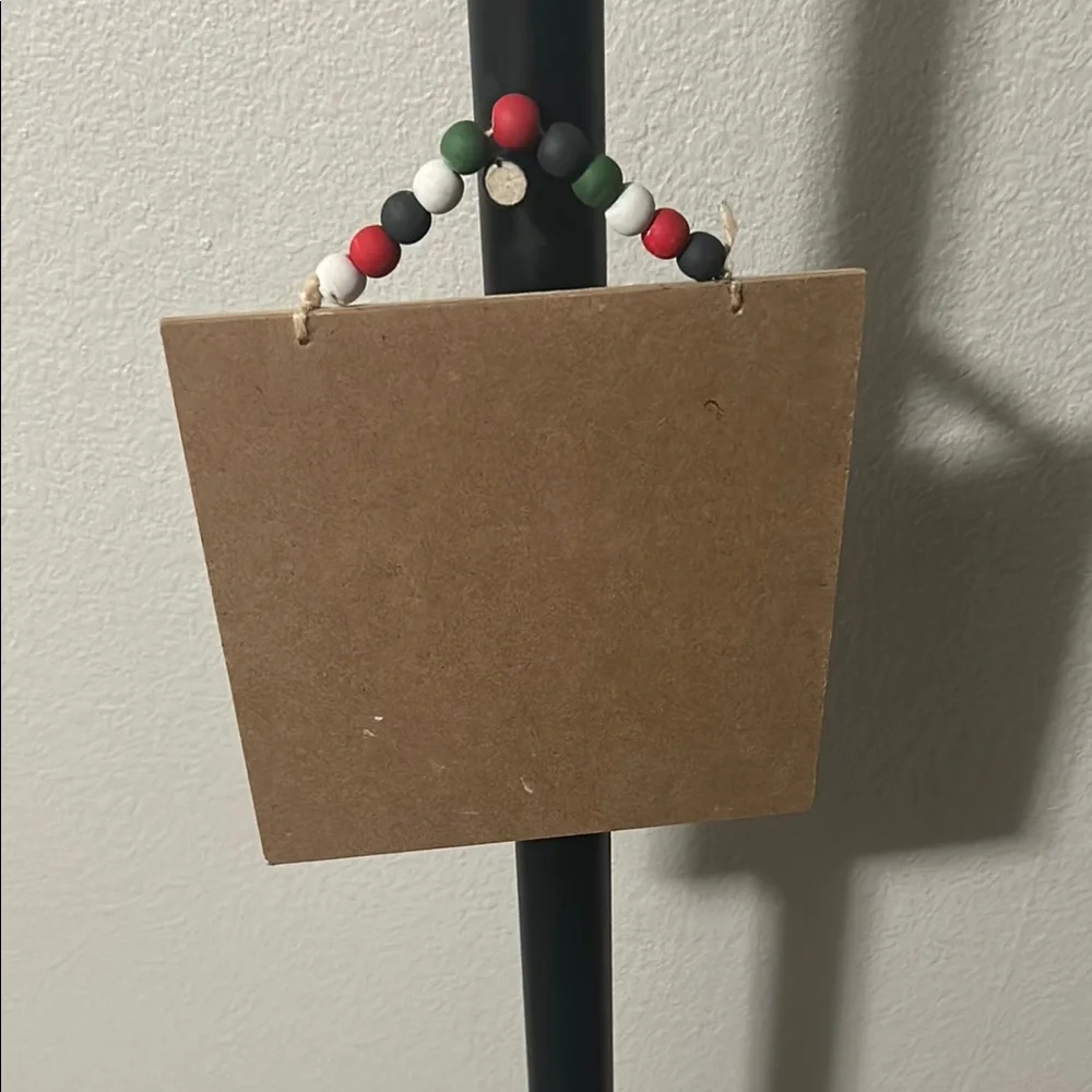 Free Palestine Wooden Sign with Beaded Hanger - Picture 2 of 2